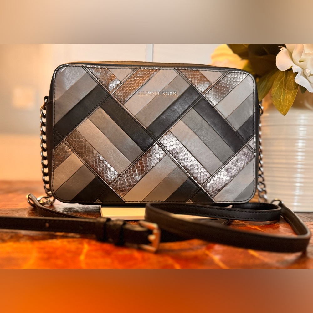 Michael Kors Crossbody Bag
Marquetry Patchwork Jet Set Travel
East West